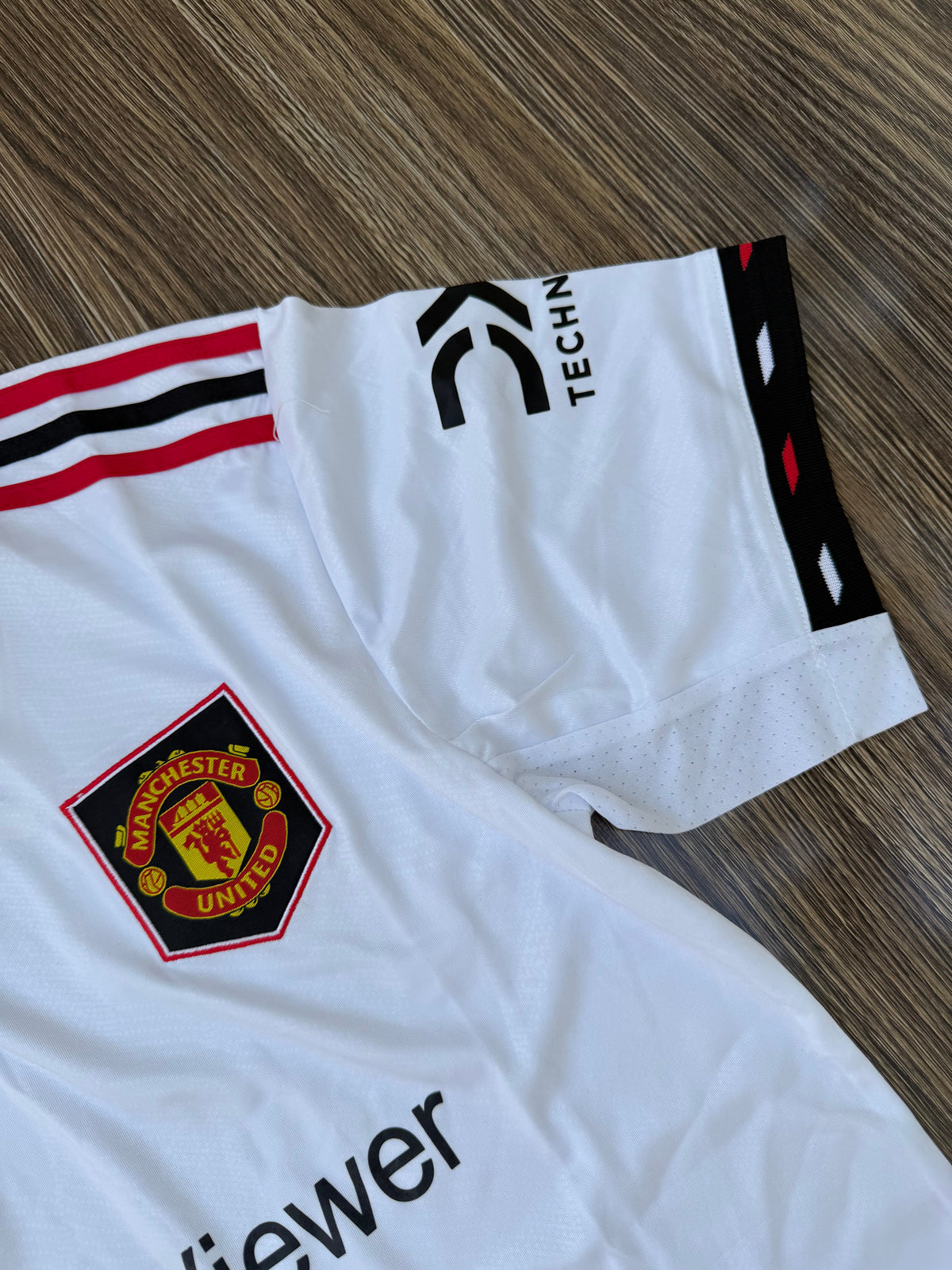United 22/23 Away Kit ( Imported ) — view 3