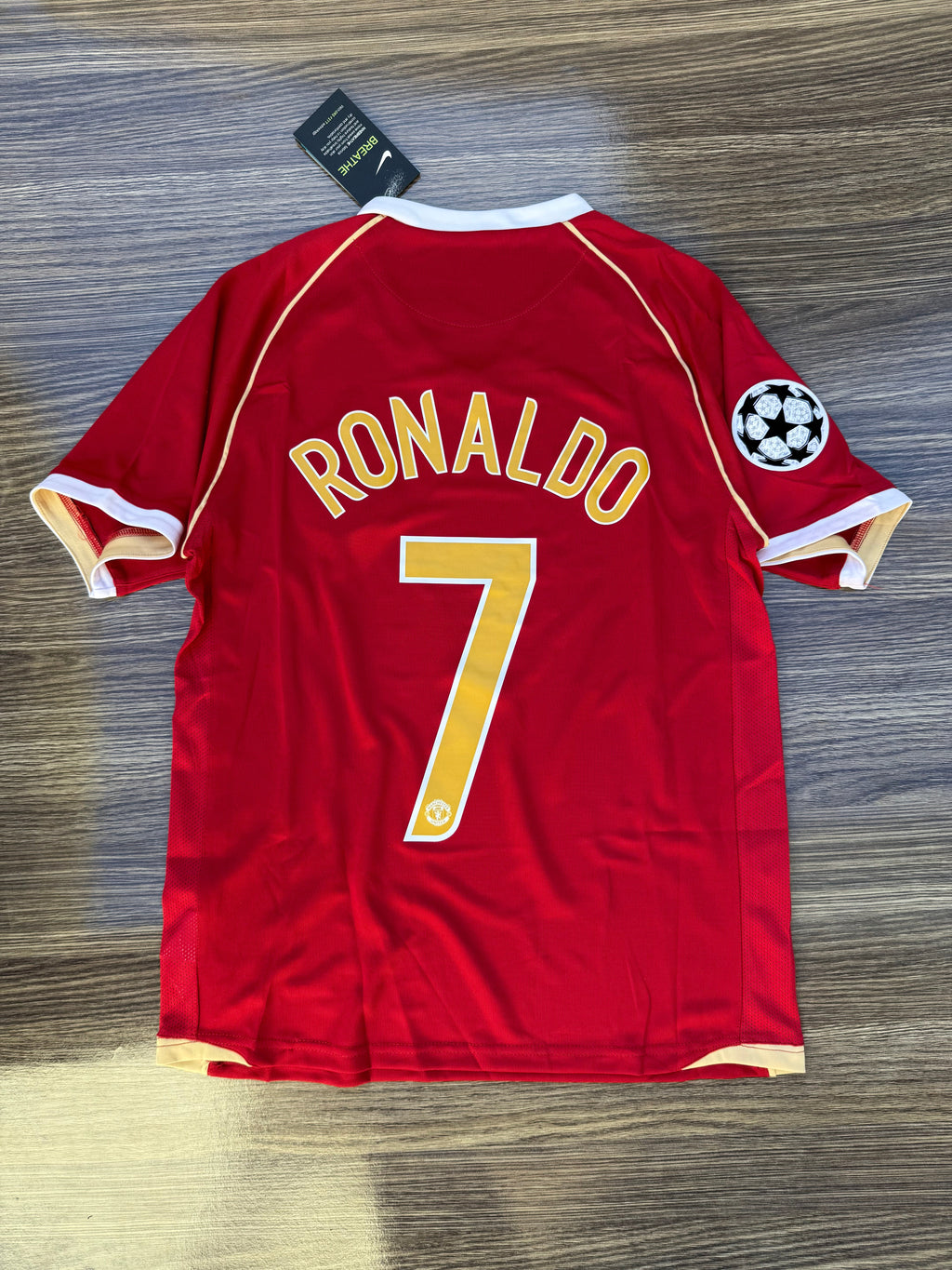 United 06/07 Home Jersey — view 2