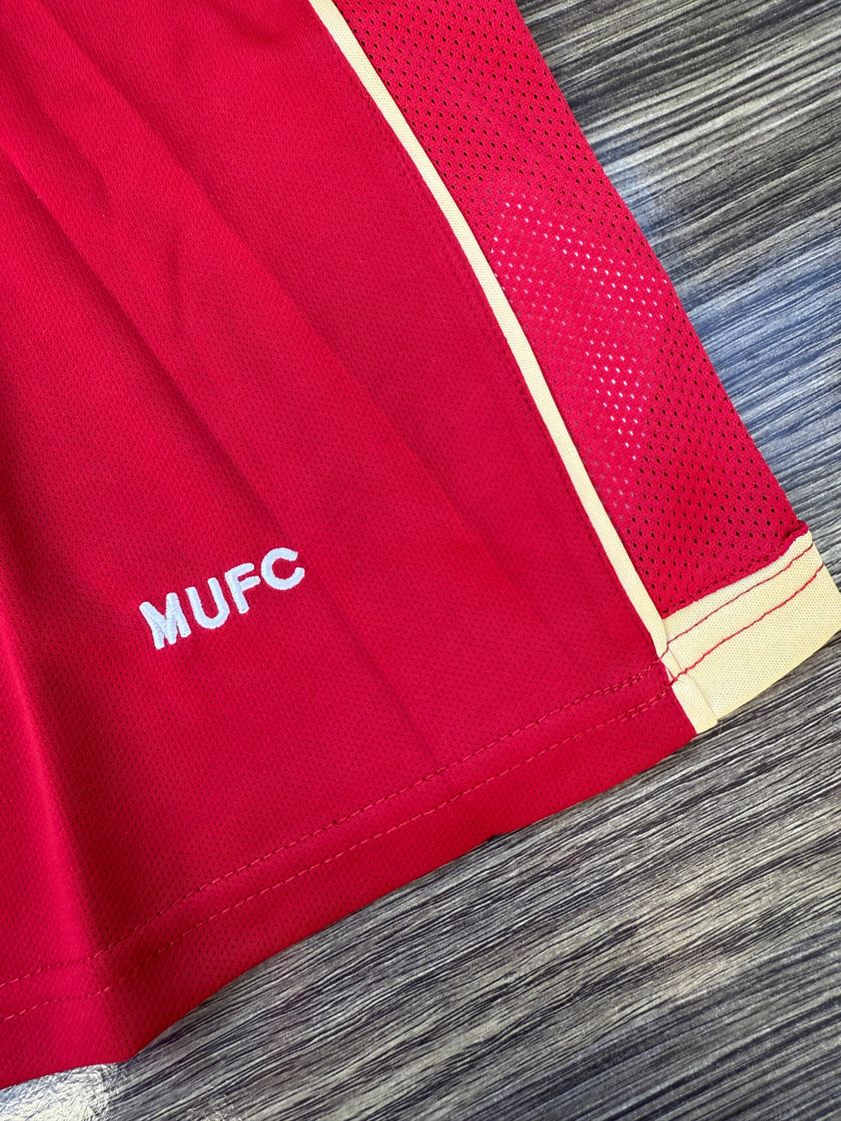United 06/07 Home Jersey — view 6