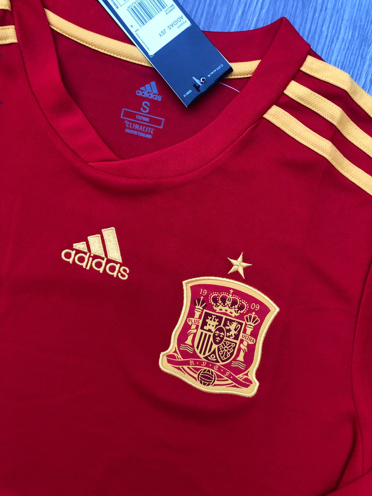 Spain 2018 Home Jersey ( Fan Version ) — view 3