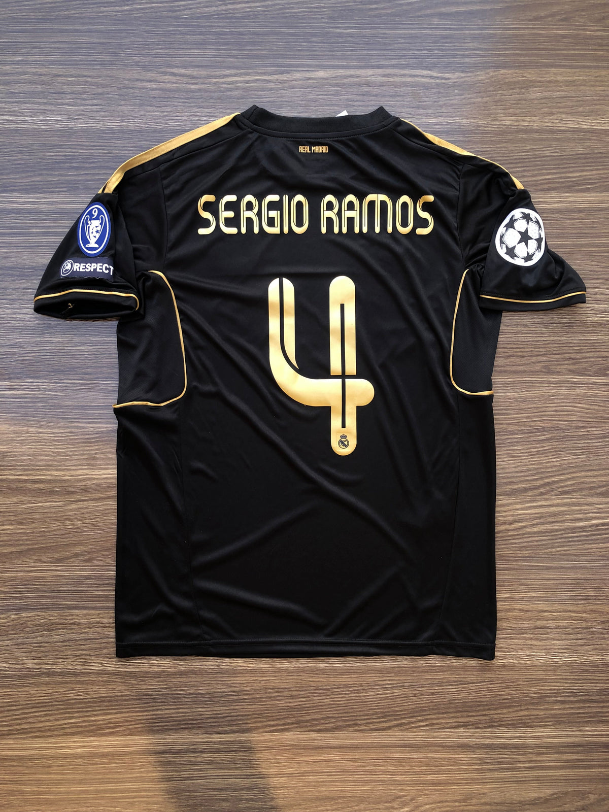 Real Madrid 11/12 Away Jersey Half sleeves — view 4