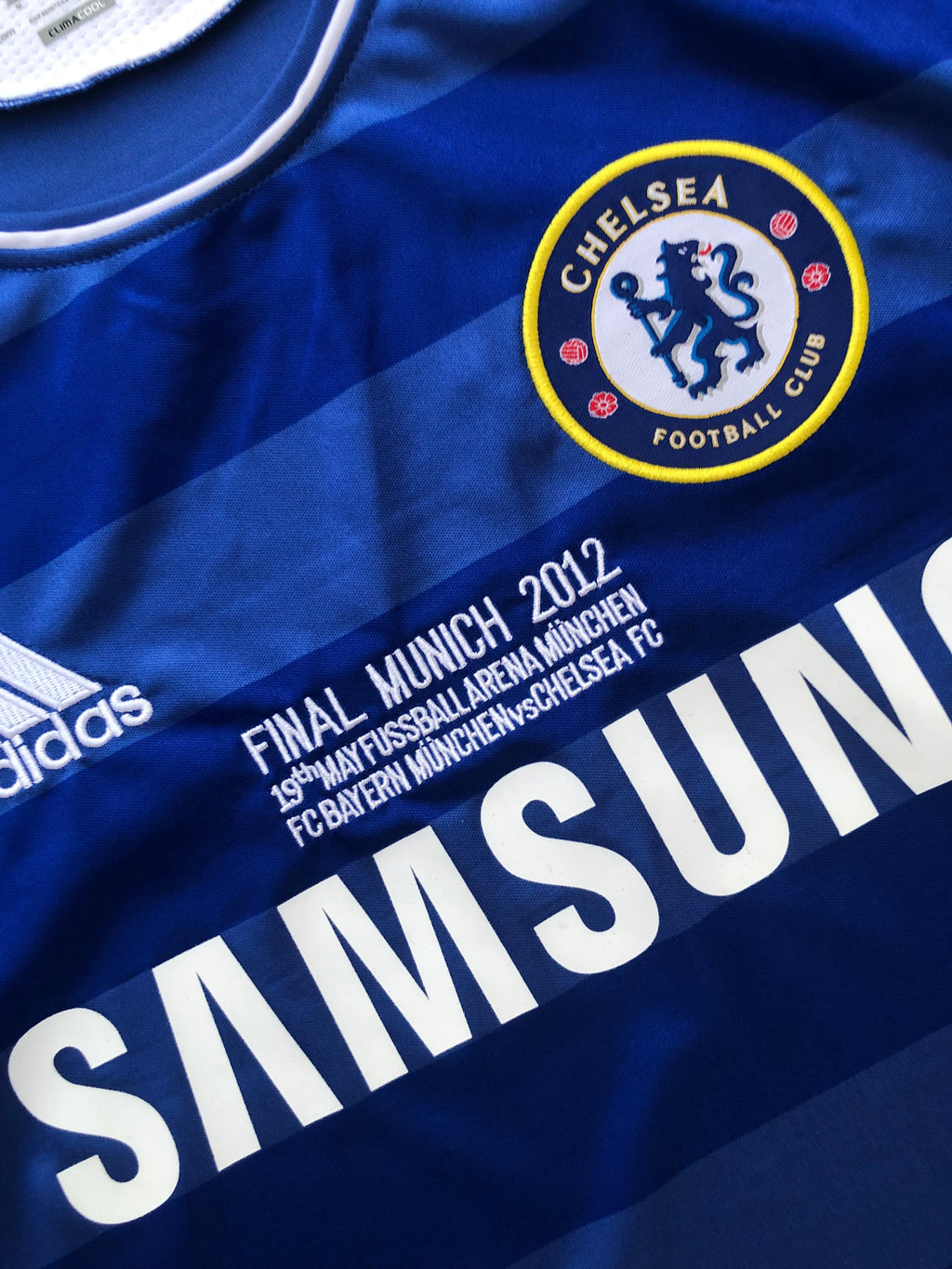 Chelsea 11/12 Home Jersey — view 3