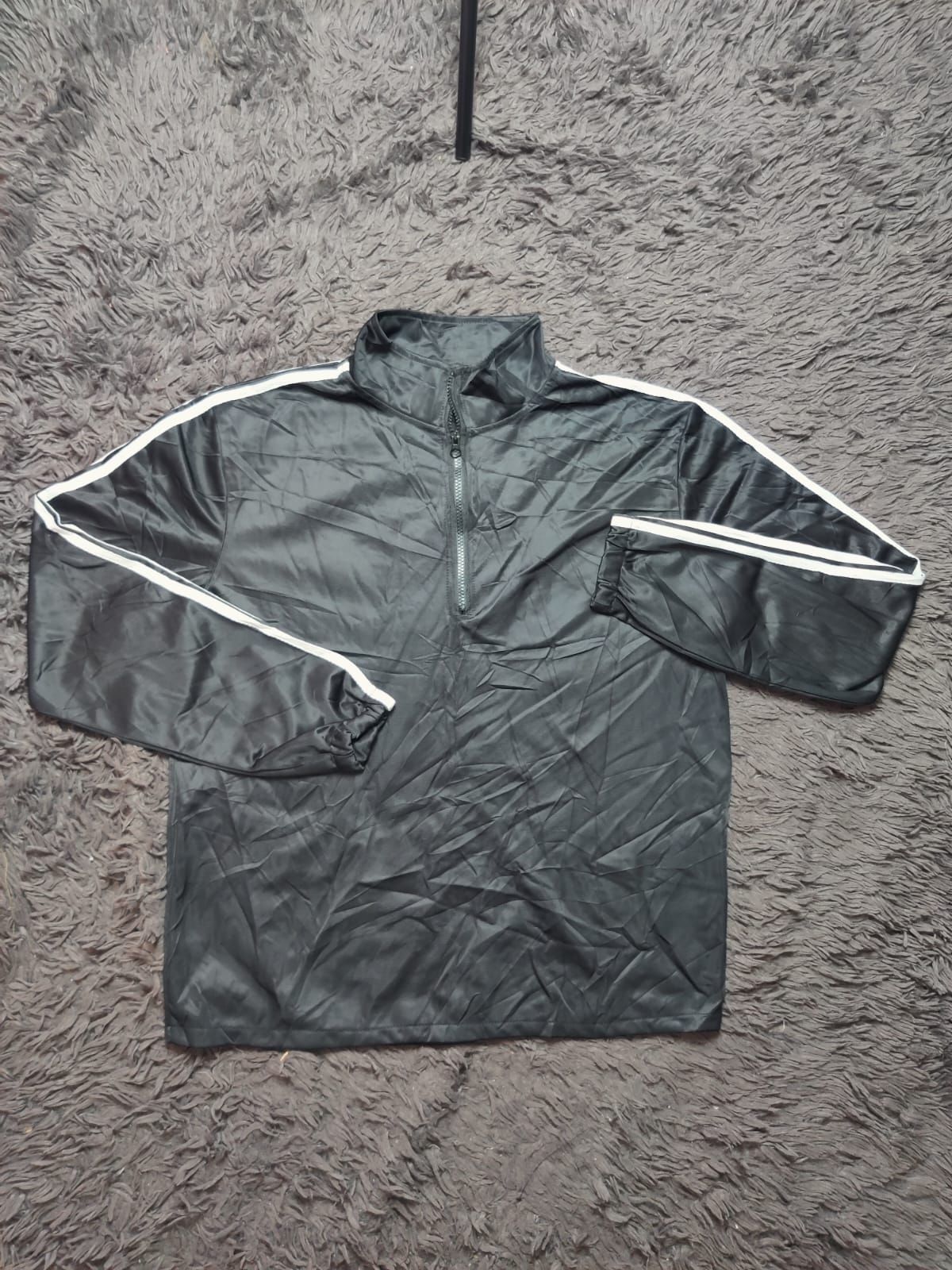 Unbranded Black and White Quarter Zip Sports Pullover – Size L