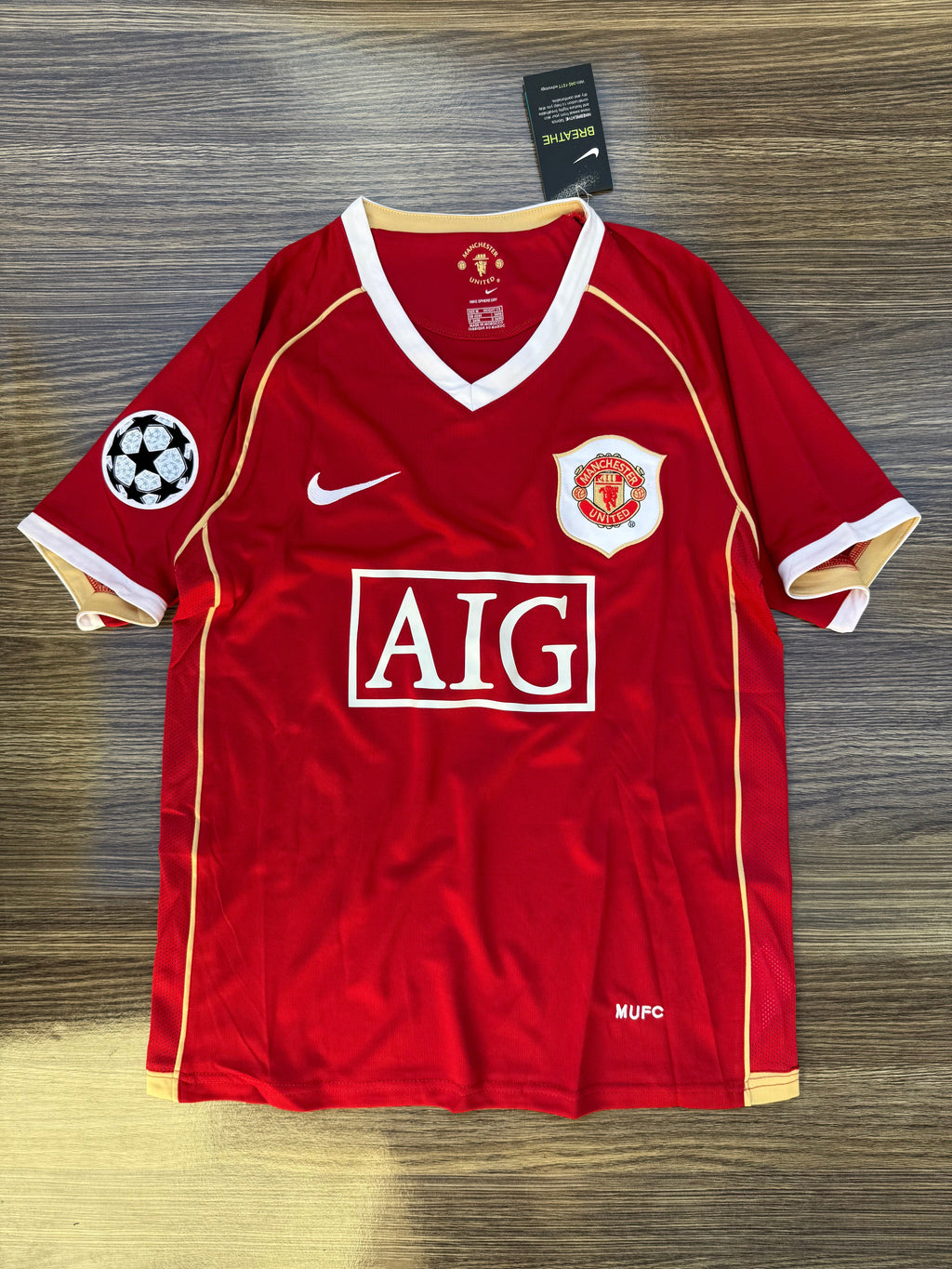 United 06/07 Home Jersey — view 1