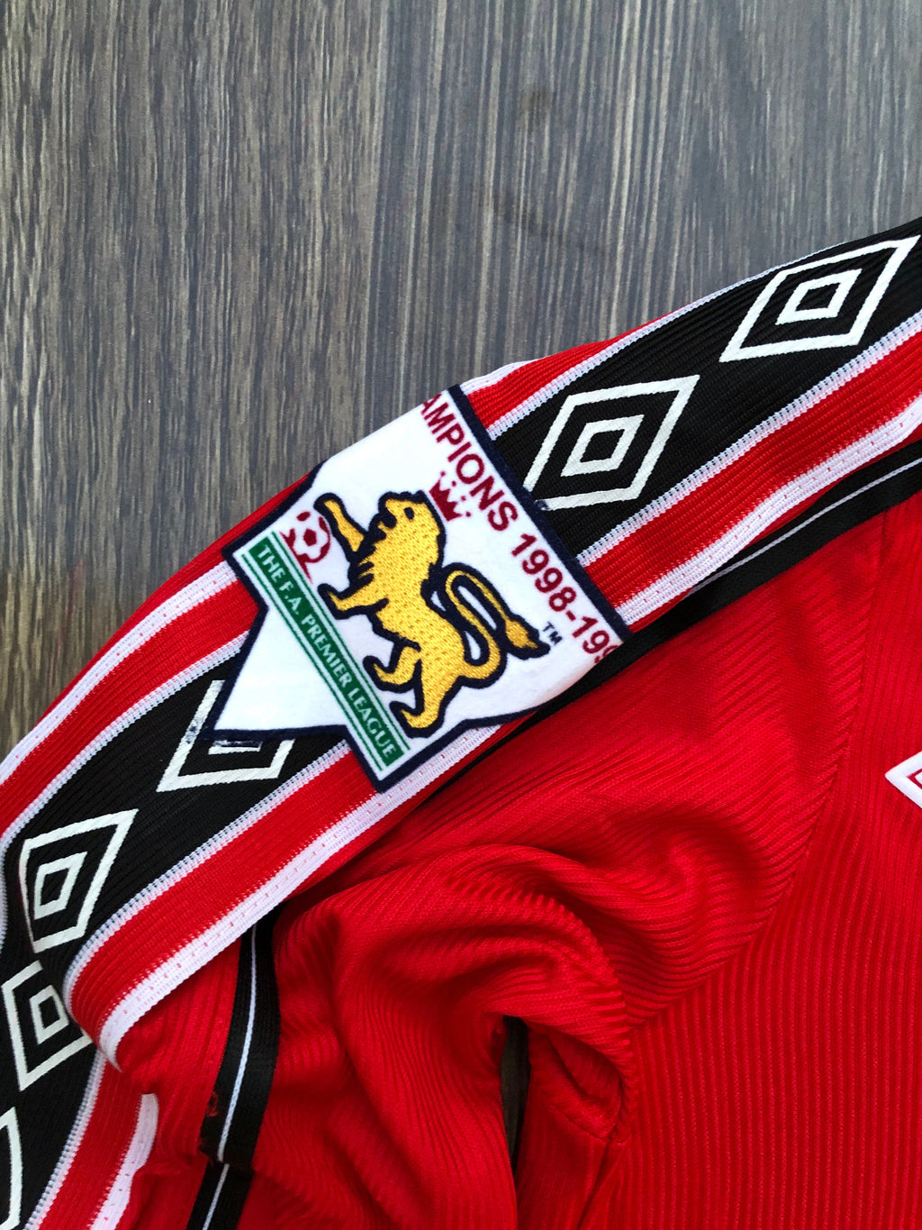 United 98/99 Home Jersey — view 7