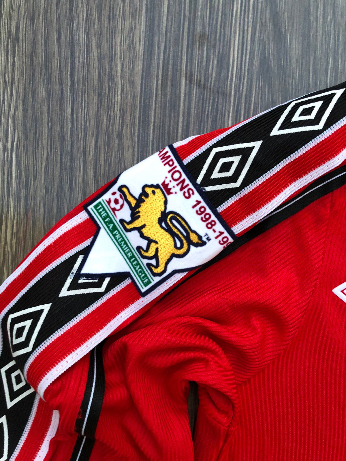 United 98/99 Home Jersey — view 7