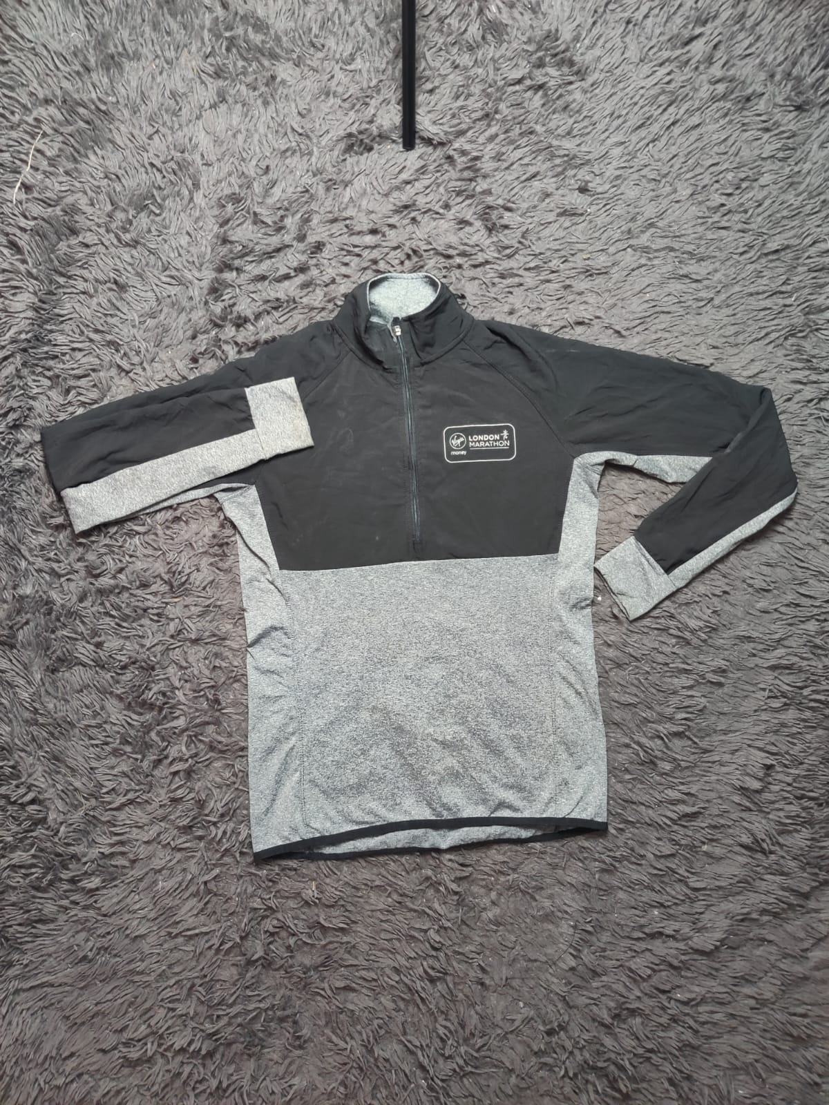 Unbranded Grey and Black Quarter Zip Sports Top – Size S