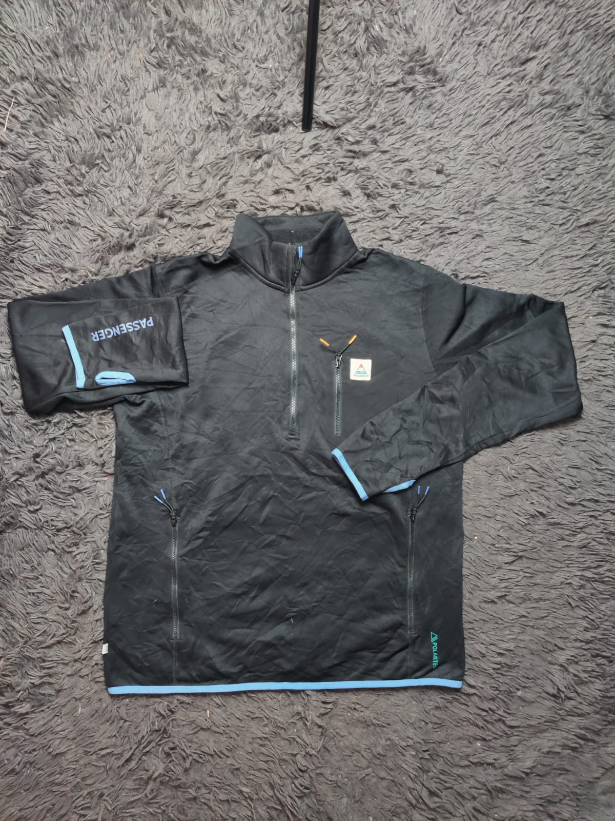 Passenger Black and Blue Quarter Zip Pullover – Size L