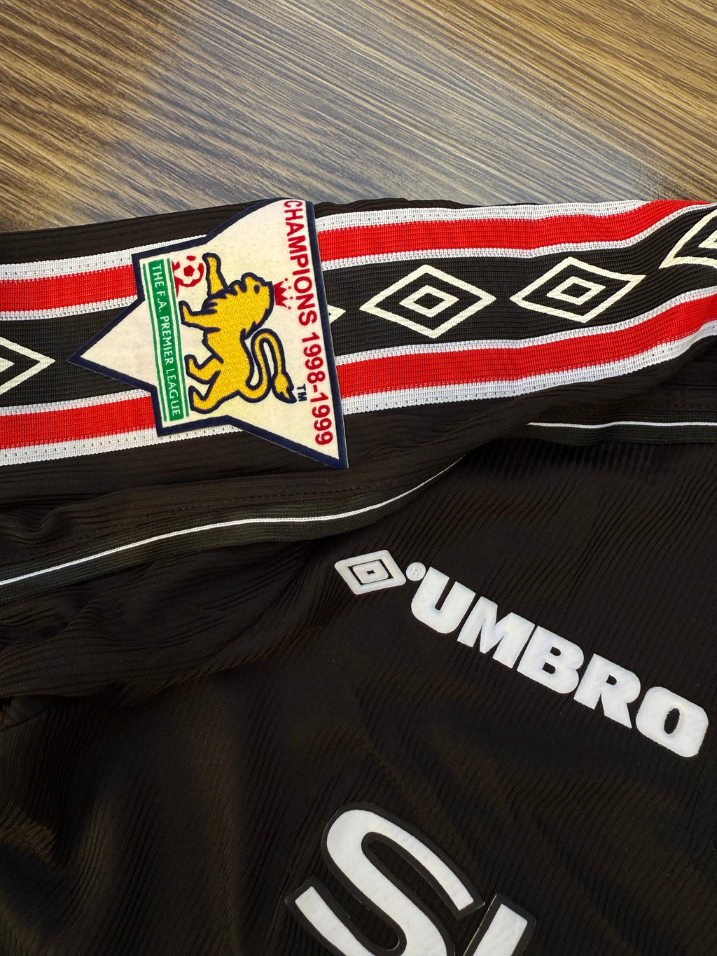 United 98/99 Away Jersey — view 4