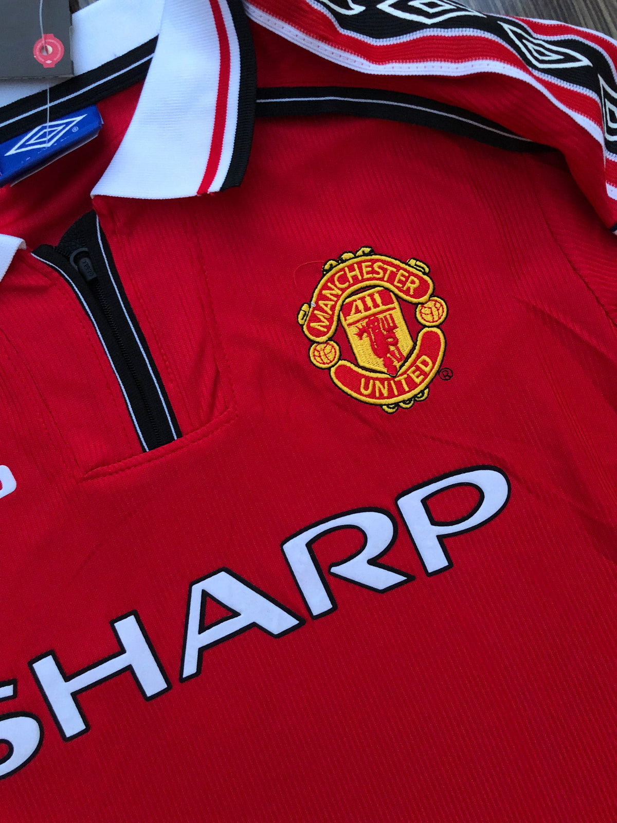 United 98/99 Home Jersey — view 3