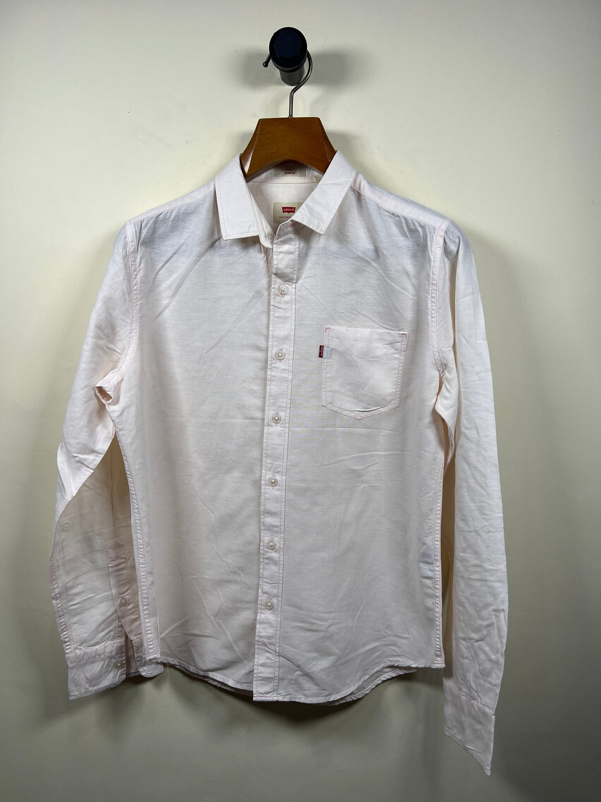 Levis Shirt (Medium)