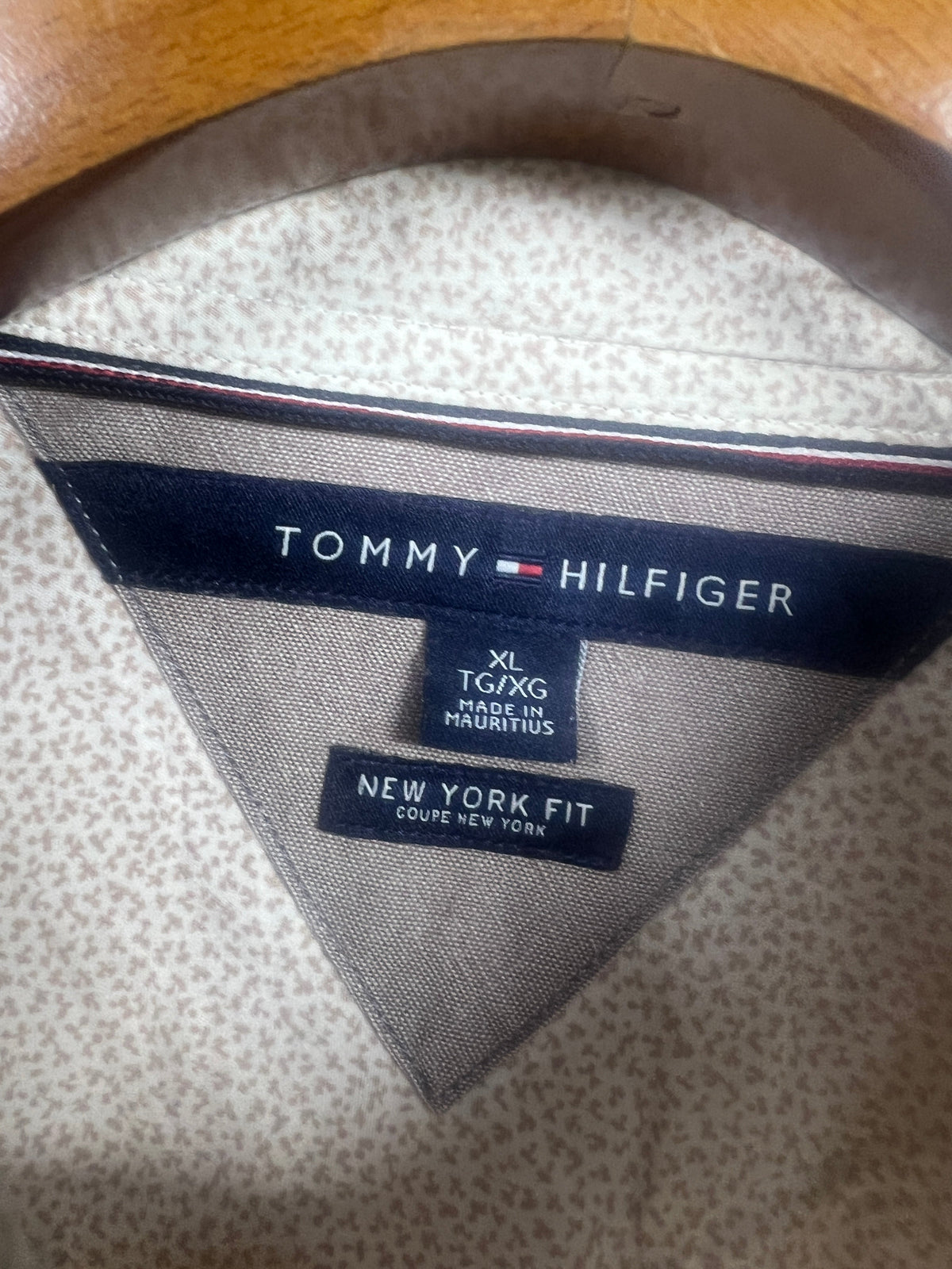 Tommy Hilfiger Shirt (X-Large)