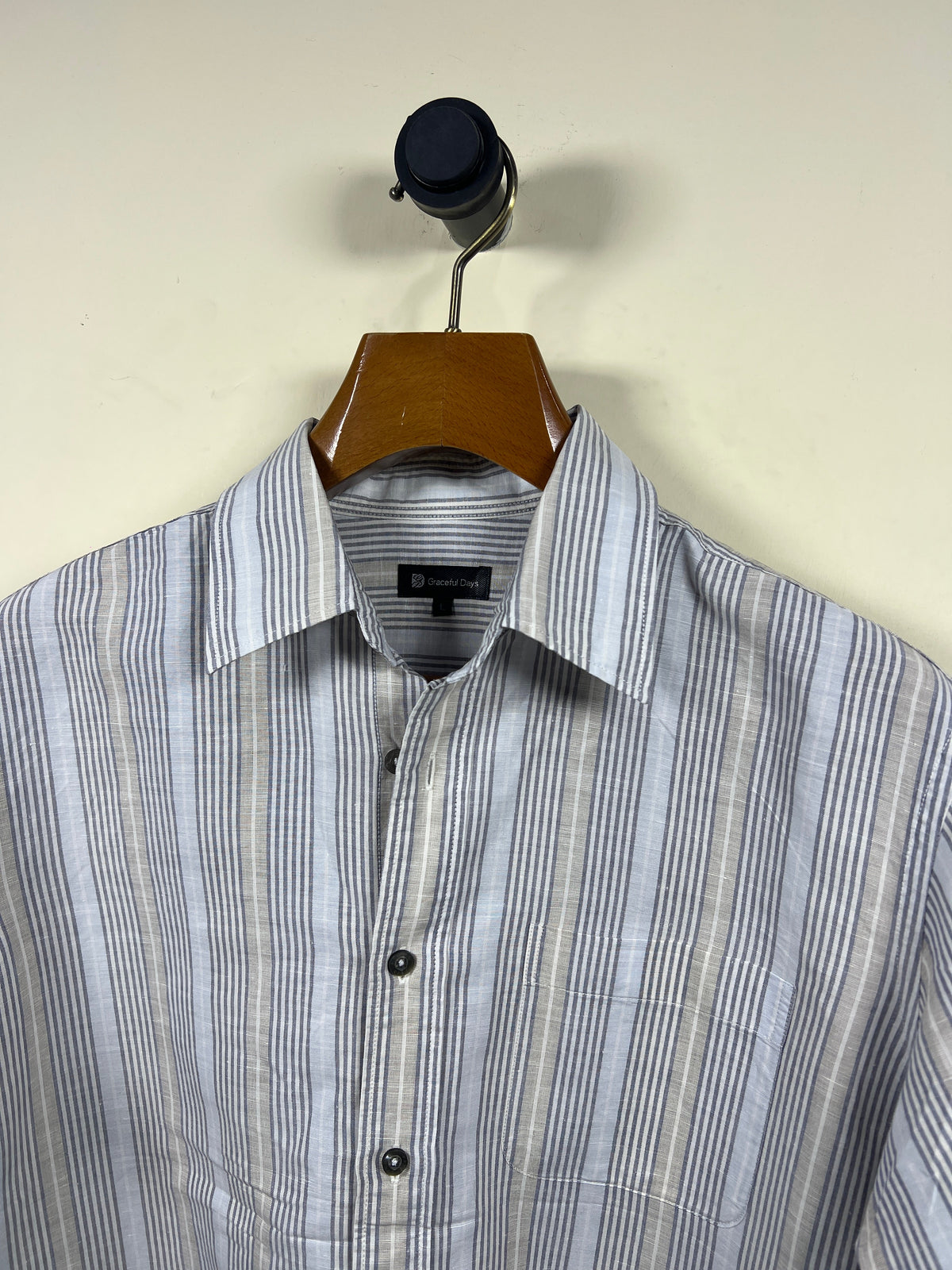 Graceful Linen Shirt (Medium)