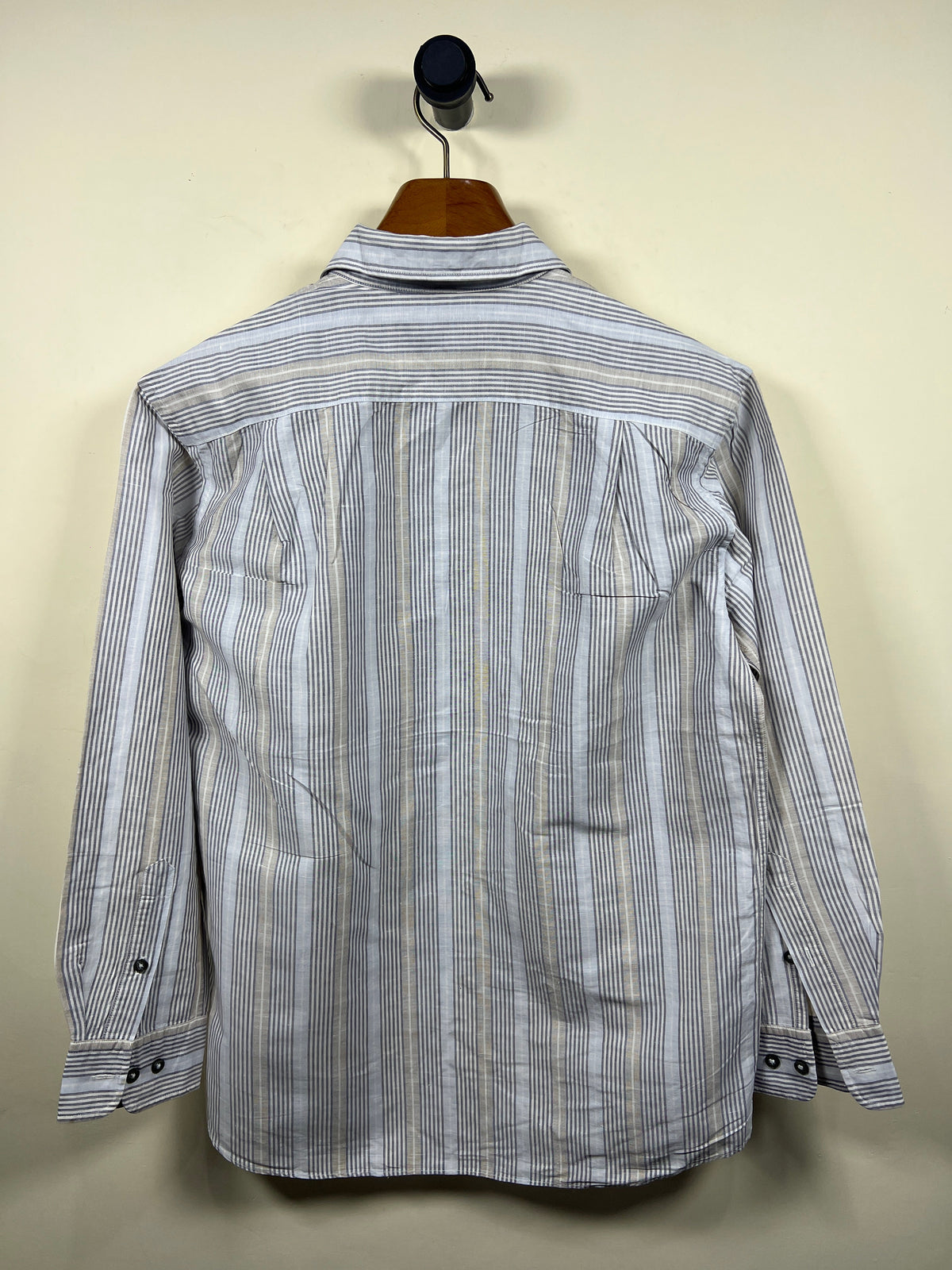 Graceful Linen Shirt (Medium)